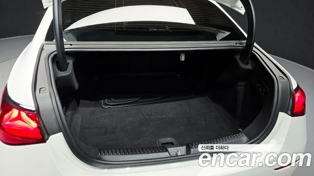 Mercedes-Benz E-Class (W214) E200 Avantgarde 2024 — фото 19
