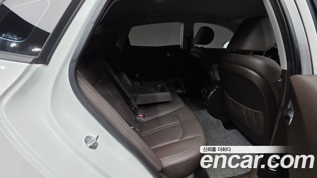 Kia K5 (II) 2.0 Noblesse 2020 — фото 19