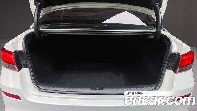 Kia K5 (II) 2.0 Noblesse 2020 — фото 20