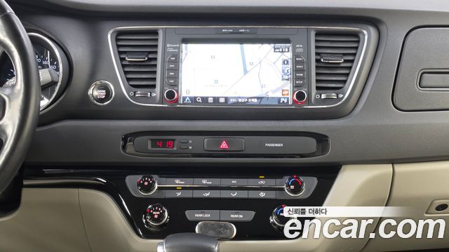 Kia Carnival 9-Seater Luxury 2019 — фото 14