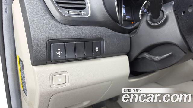 Kia Carnival 9-Seater Luxury 2019 — фото 16