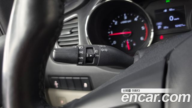 Kia Carnival 9-Seater Luxury 2019 — фото 18