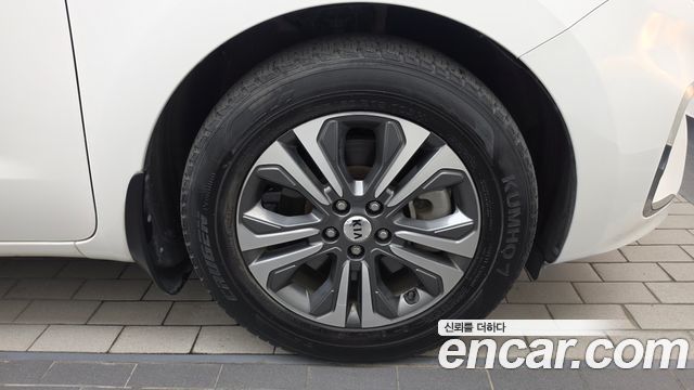 Kia Carnival 9-Seater Luxury 2019 — фото 21