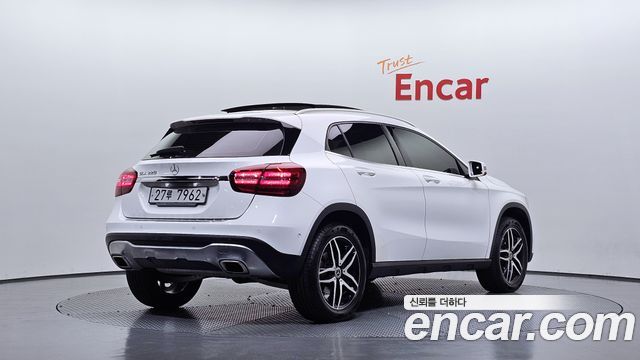 Mercedes-Benz GLA-Class (X156) GLA220 Premium 2019 — фото 2