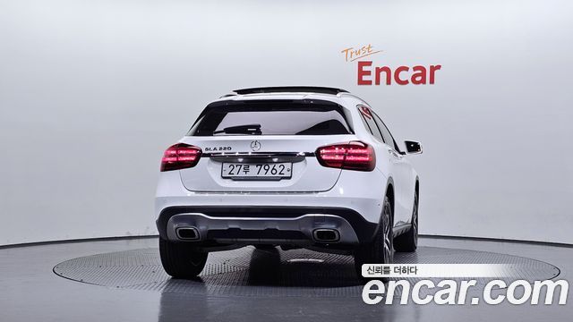 Mercedes-Benz GLA-Class (X156) GLA220 Premium 2019 — фото 4