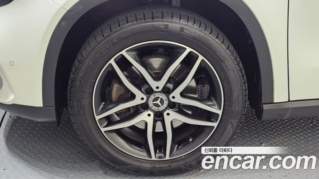 Mercedes-Benz GLA-Class (X156) GLA220 Premium 2019 — фото 5