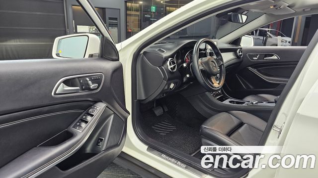 Mercedes-Benz GLA-Class (X156) GLA220 Premium 2019 — фото 10