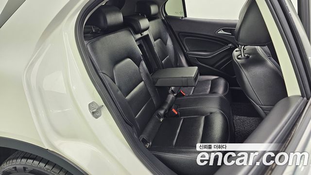 Mercedes-Benz GLA-Class (X156) GLA220 Premium 2019 — фото 11