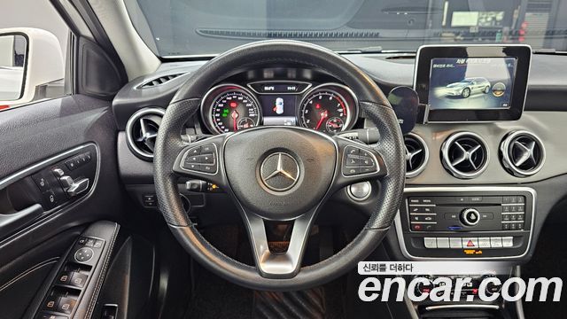 Mercedes-Benz GLA-Class (X156) GLA220 Premium 2019 — фото 13