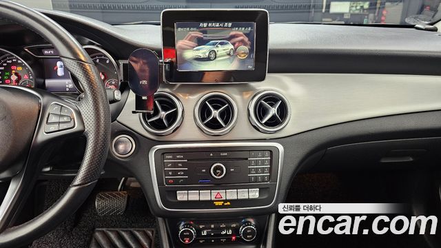 Mercedes-Benz GLA-Class (X156) GLA220 Premium 2019 — фото 14