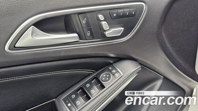 Mercedes-Benz GLA-Class (X156) GLA220 Premium 2019 — фото 16