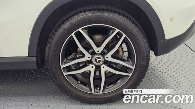 Mercedes-Benz GLA-Class (X156) GLA220 Premium 2019 — фото 21