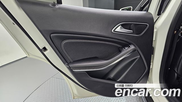 Mercedes-Benz GLA-Class (X156) GLA220 Premium 2019 — фото 25