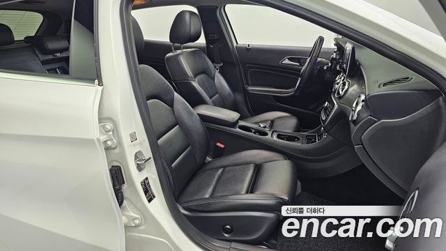 Mercedes-Benz GLA-Class (X156) GLA220 Premium 2019 — фото 26