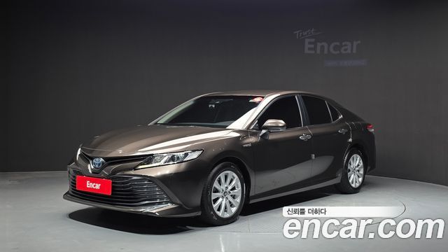 Toyota Camry (XV70) 2.5 LE Hybrid