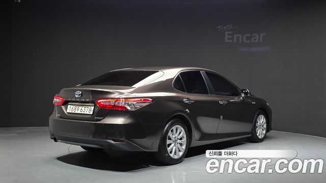 Toyota Camry (XV70) 2.5 LE Hybrid 2019 — фото 2