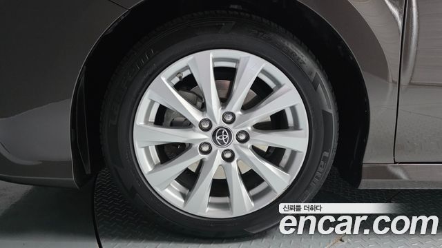 Toyota Camry (XV70) 2.5 LE Hybrid 2019 — фото 5