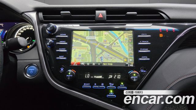 Toyota Camry (XV70) 2.5 LE Hybrid 2019 — фото 13