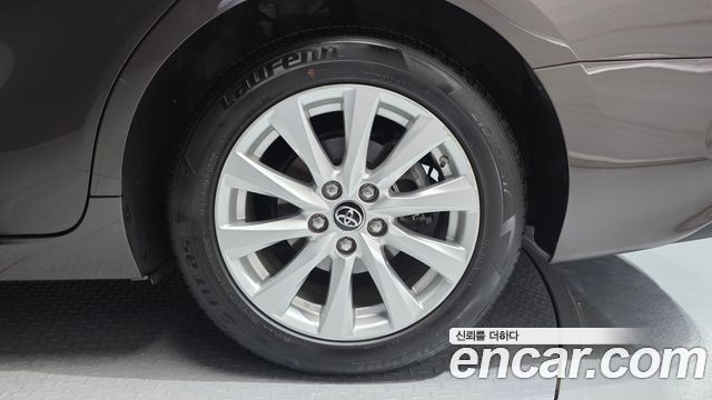 Toyota Camry (XV70) 2.5 LE Hybrid 2019 — фото 21