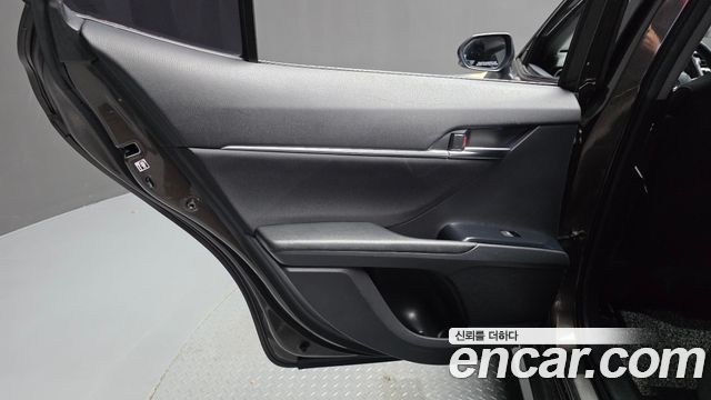 Toyota Camry (XV70) 2.5 LE Hybrid 2019 — фото 25