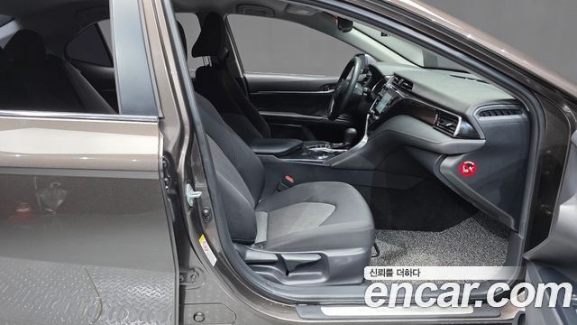 Toyota Camry (XV70) 2.5 LE Hybrid 2019 — фото 26