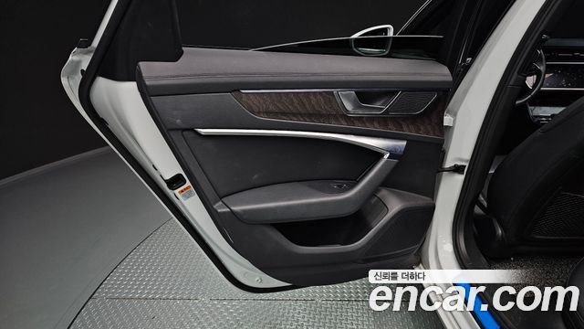 Audi A6 (C8) 45 TFSI Premium 2021 — фото 25