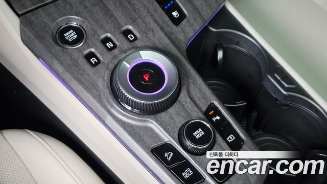 Kia Sportage (V) LPG 2.0 2WD Signature 2023 — фото 9