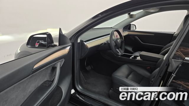 Tesla Model Y RWD 2023 — фото 10