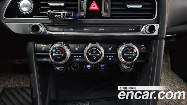 Genesis G70 Gasoline 2.0T 2WD 2022 — фото 19