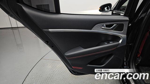 Genesis G70 Gasoline 2.0T 2WD 2022 — фото 25