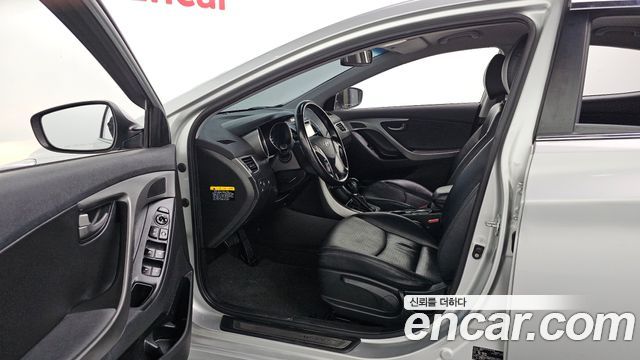 Hyundai Avante 1.6 GDi Modern Standard 2015 — фото 10
