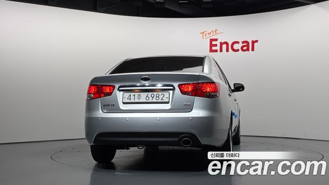 Kia Forte 1.6 GDI Deluxe ECO Plus 2011 — фото 4