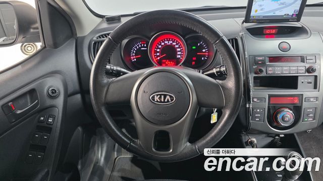 Kia Forte 1.6 GDI Deluxe ECO Plus 2011 — фото 13