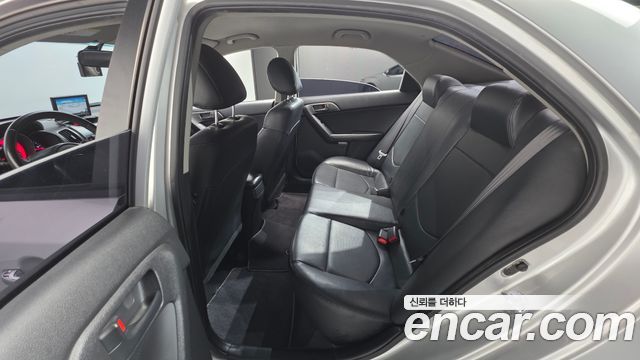 Kia Forte 1.6 GDI Deluxe ECO Plus 2011 — фото 18