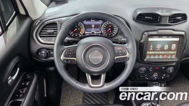 Jeep Renegade 1.3 Limited 2022 — фото 13