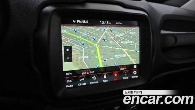 Jeep Renegade 1.3 Limited 2022 — фото 14