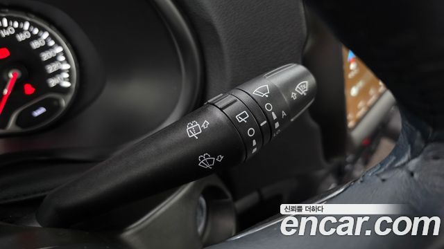 Jeep Renegade 1.3 Limited 2022 — фото 20