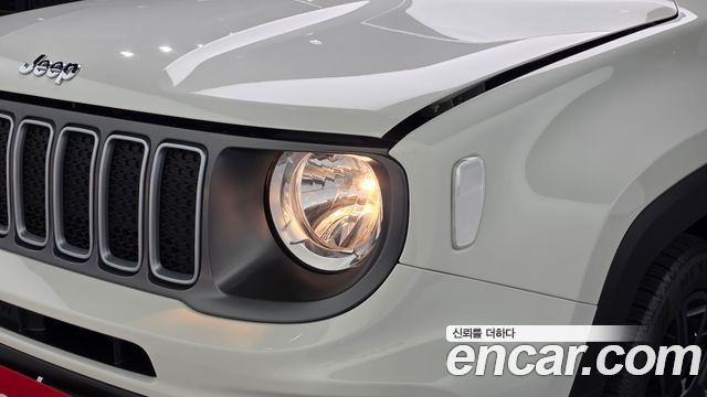 Jeep Renegade 1.3 Limited 2022 — фото 22