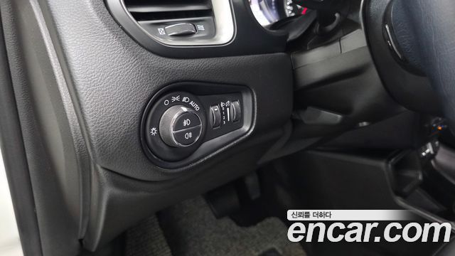 Jeep Renegade 1.3 Limited 2022 — фото 27