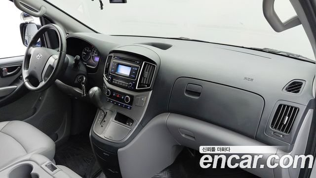 Hyundai Grand Starex Van 3-Seater Smart 2021 — фото 10