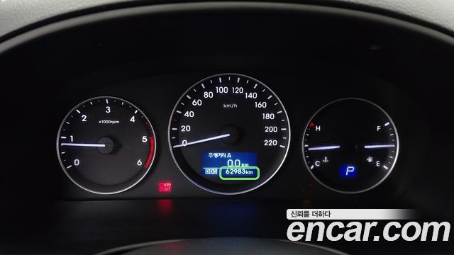 Hyundai Grand Starex Van 3-Seater Smart 2021 — фото 18