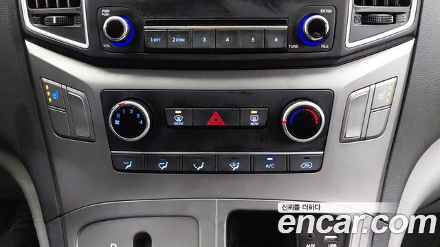 Hyundai Grand Starex Van 3-Seater Smart 2021 — фото 20