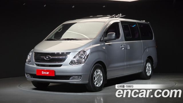 Hyundai Grand Starex 12-Seater Wagon CVX Premium