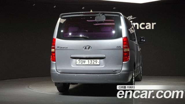 Hyundai Grand Starex 12-Seater Wagon CVX Premium 2011 — фото 4