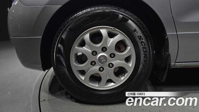 Hyundai Grand Starex 12-Seater Wagon CVX Premium 2011 — фото 5