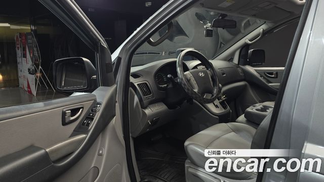 Hyundai Grand Starex 12-Seater Wagon CVX Premium 2011 — фото 10