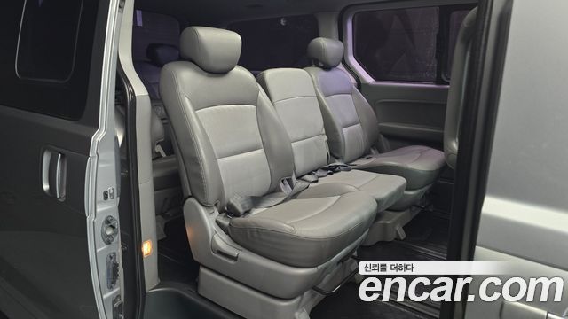 Hyundai Grand Starex 12-Seater Wagon CVX Premium 2011 — фото 11