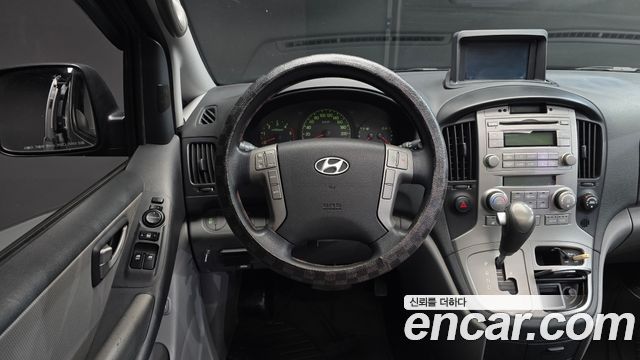 Hyundai Grand Starex 12-Seater Wagon CVX Premium 2011 — фото 13