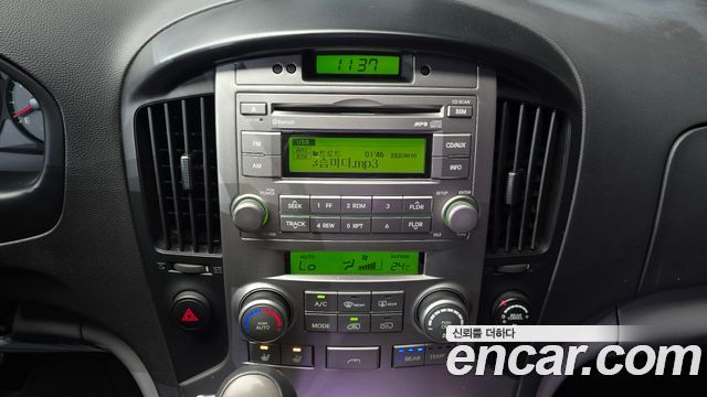 Hyundai Grand Starex 12-Seater Wagon CVX Premium 2011 — фото 16