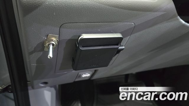 Hyundai Grand Starex 12-Seater Wagon CVX Premium 2011 — фото 18